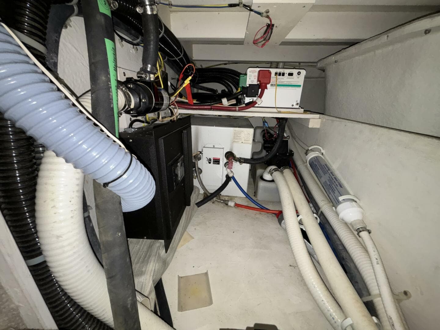 2000 Bayliner 3788 Command Bridge — photo 33