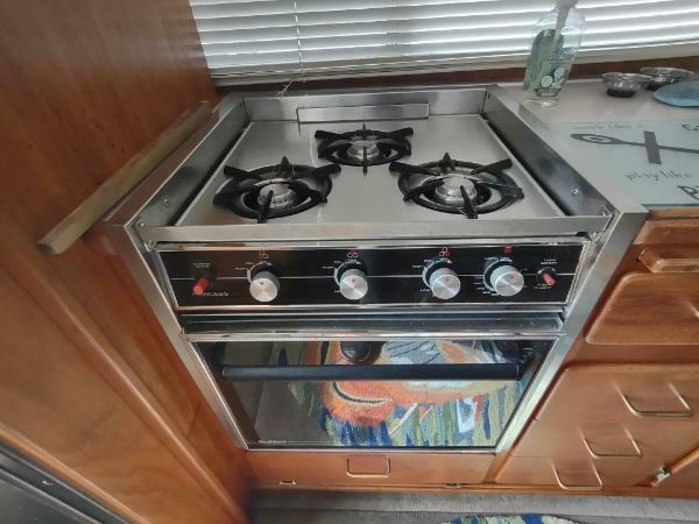 1988 Tollycraft 34 Sport Sedan — photo 13