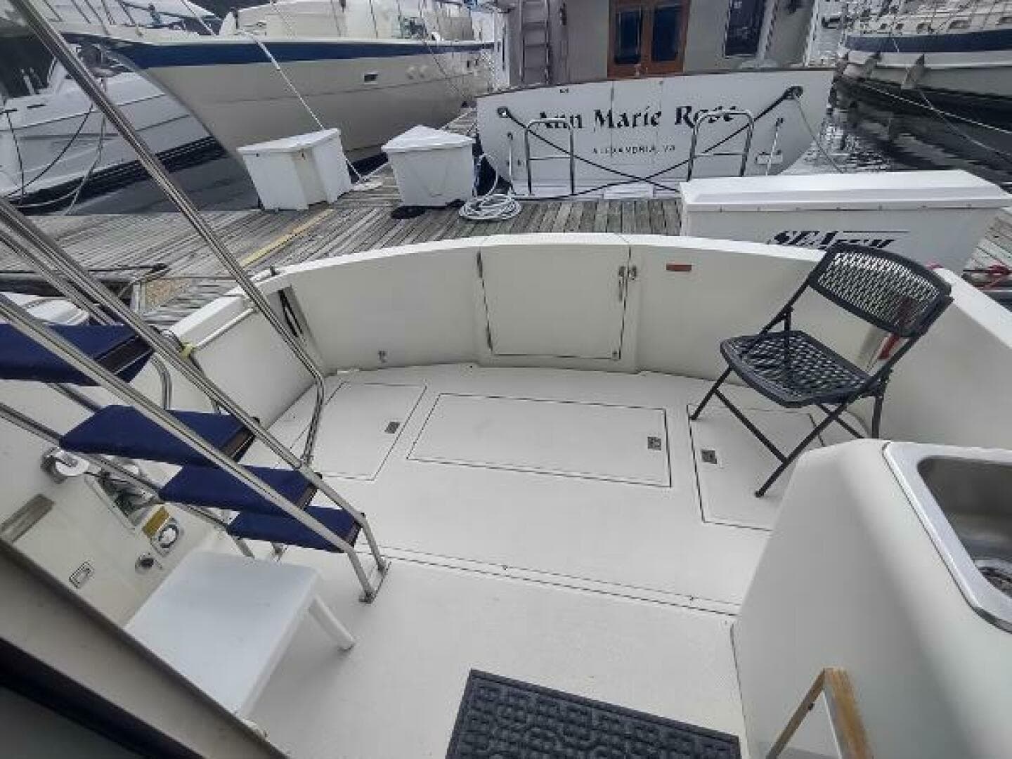 1988 Tollycraft 34 Sport Sedan — photo 27