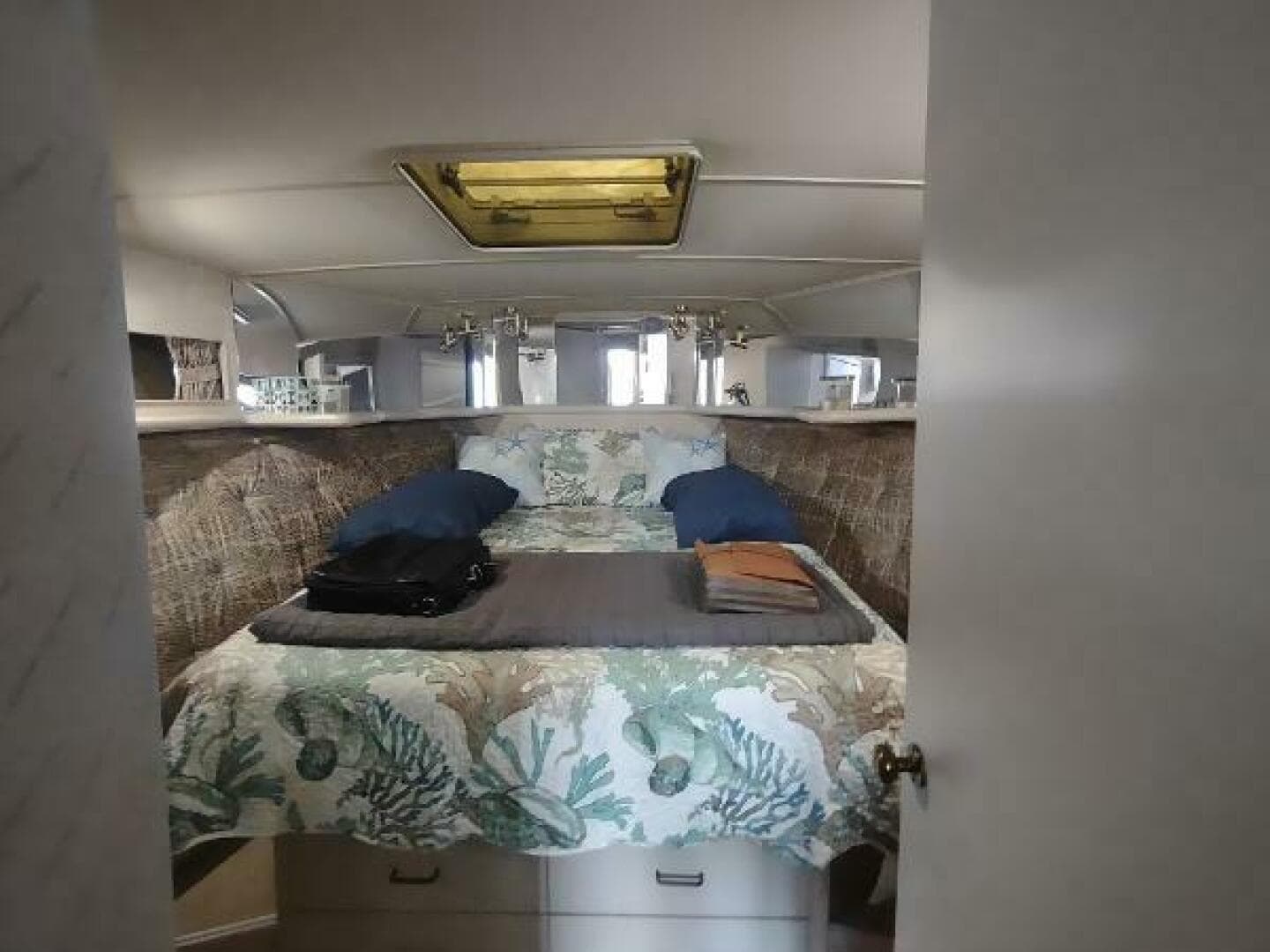 1988 Tollycraft 34 Sport Sedan — photo 15