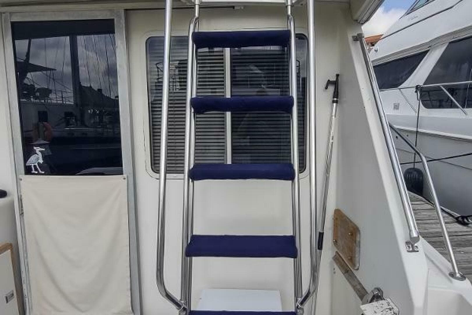 1988 Tollycraft 34 Sport Sedan — photo 28