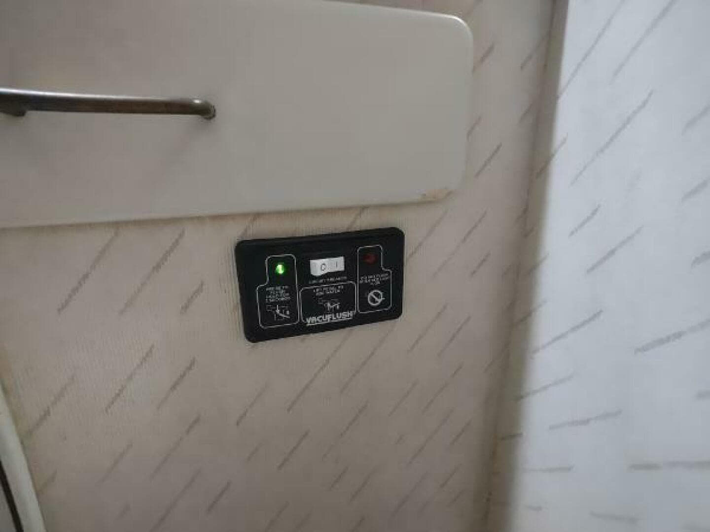 1988 Tollycraft 34 Sport Sedan — photo 23