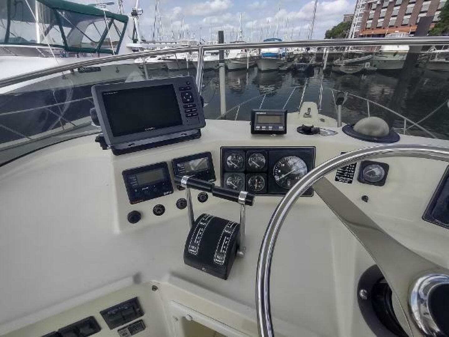 1988 Tollycraft 34 Sport Sedan — photo 31