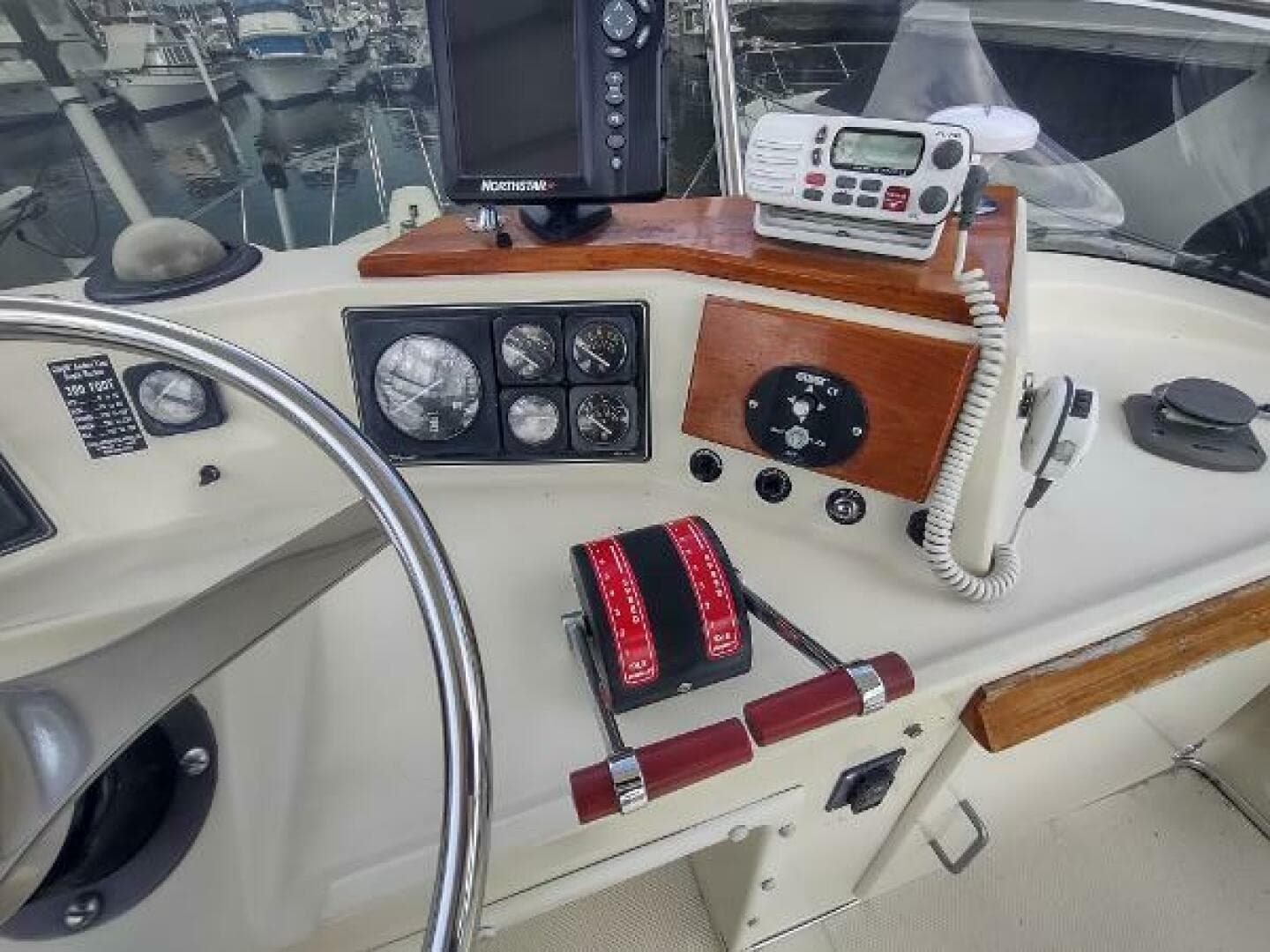 1988 Tollycraft 34 Sport Sedan — photo 30