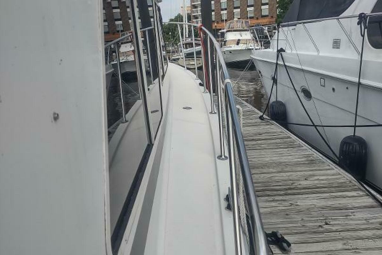 1988 Tollycraft 34 Sport Sedan — photo 47