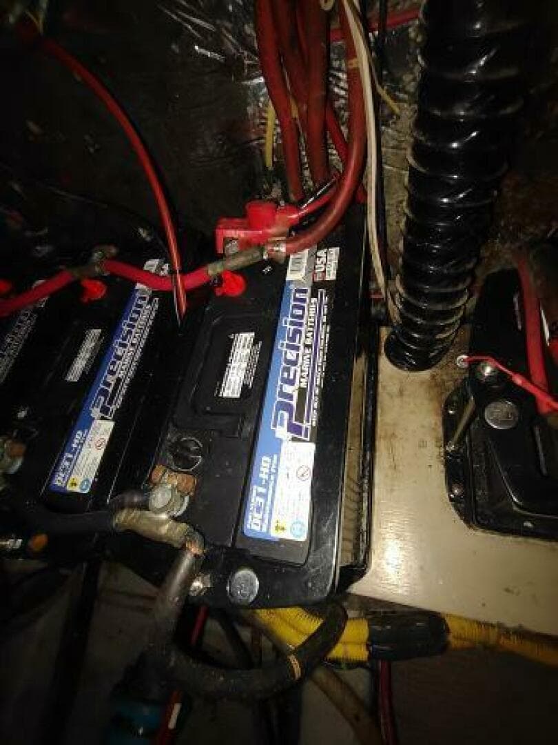 1988 Tollycraft 34 Sport Sedan — photo 44