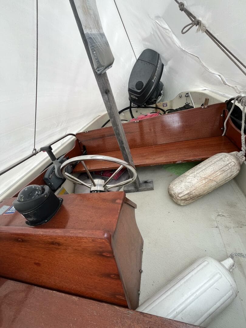 1985 Boston Whaler — photo 3