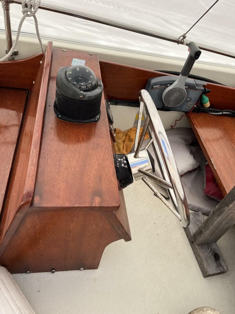 1985 Boston Whaler — photo 4