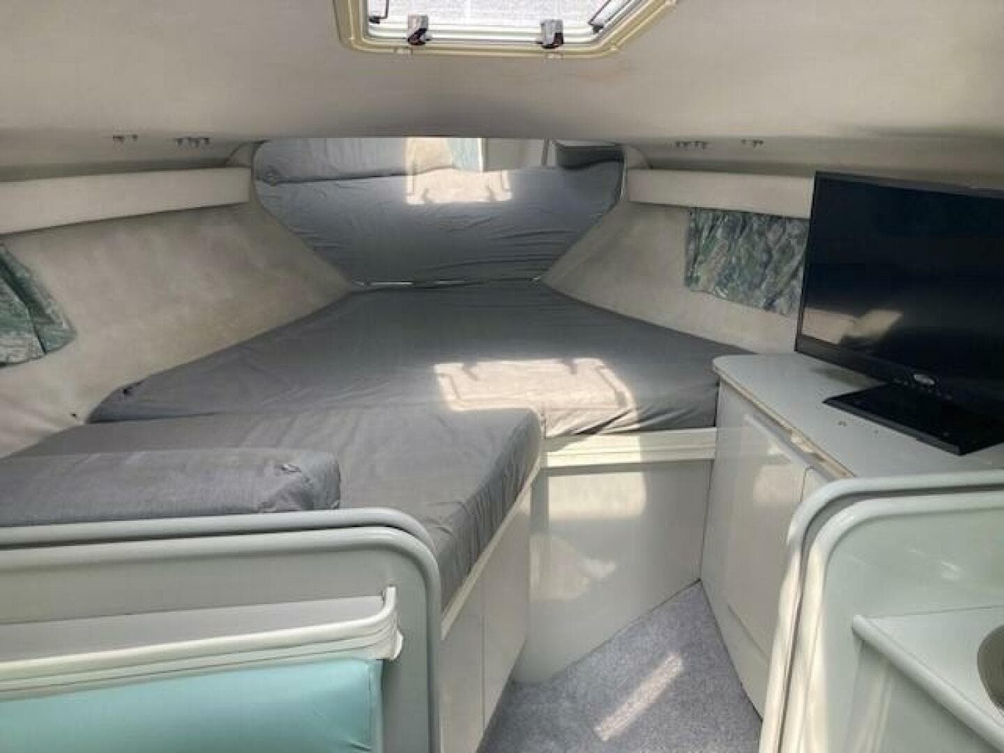 1992 Tiara Sport — photo 14