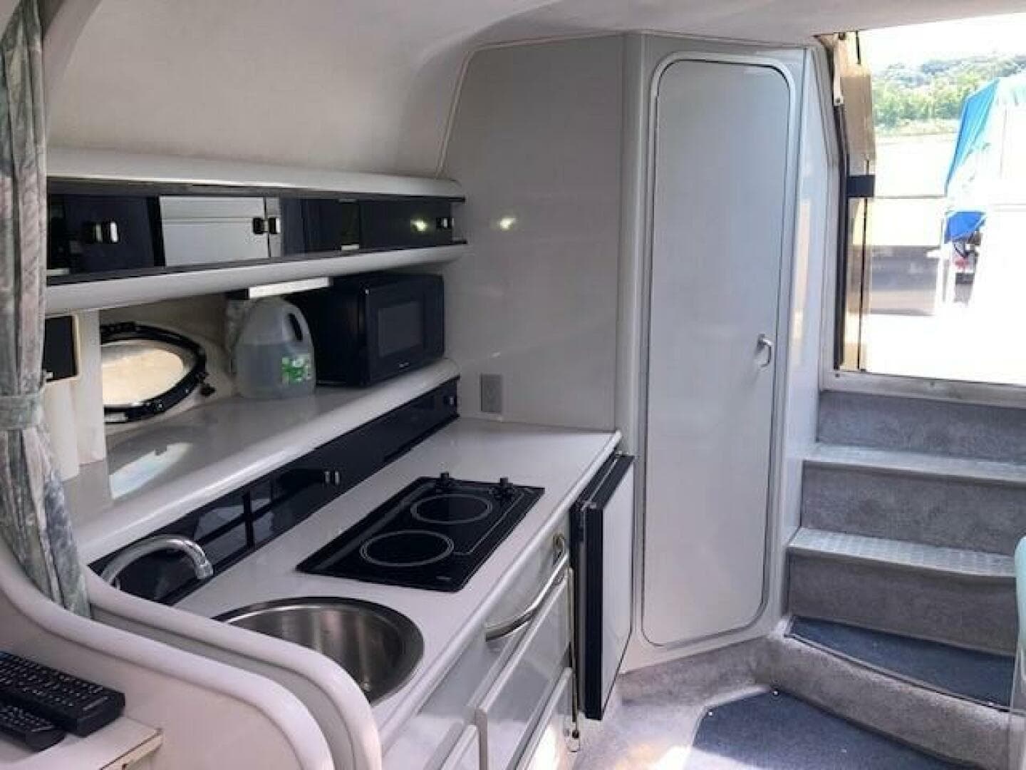 1992 Tiara Sport — photo 18