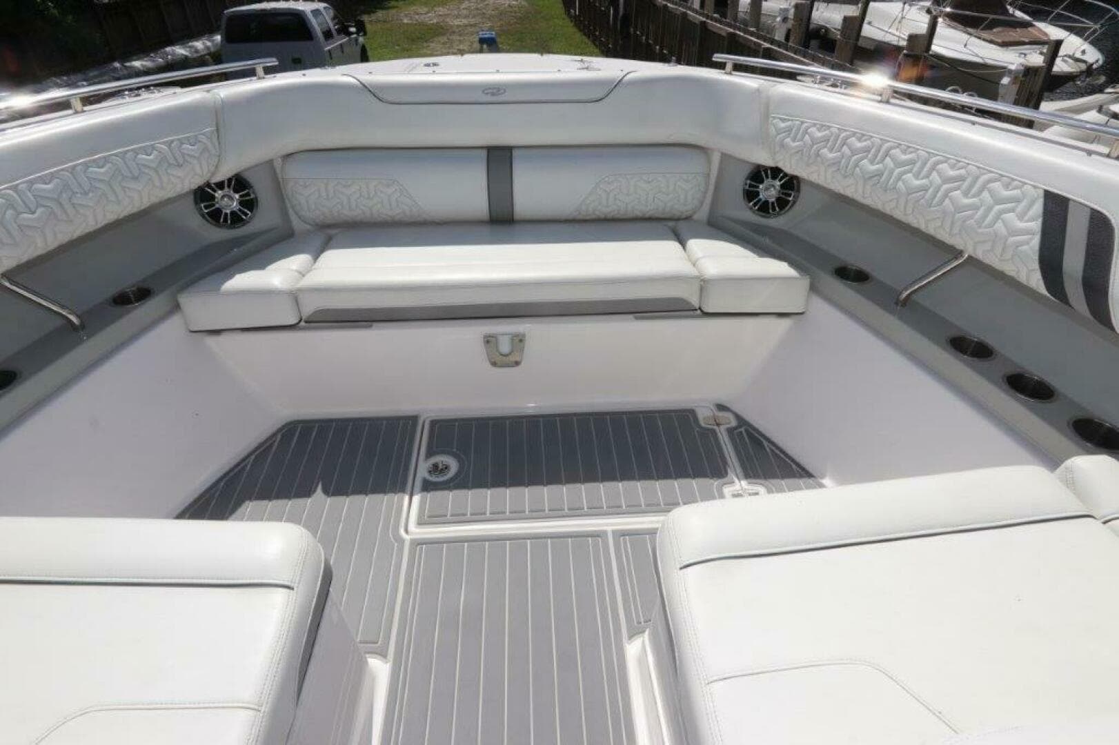 2022 Regal LX 36 — photo 14