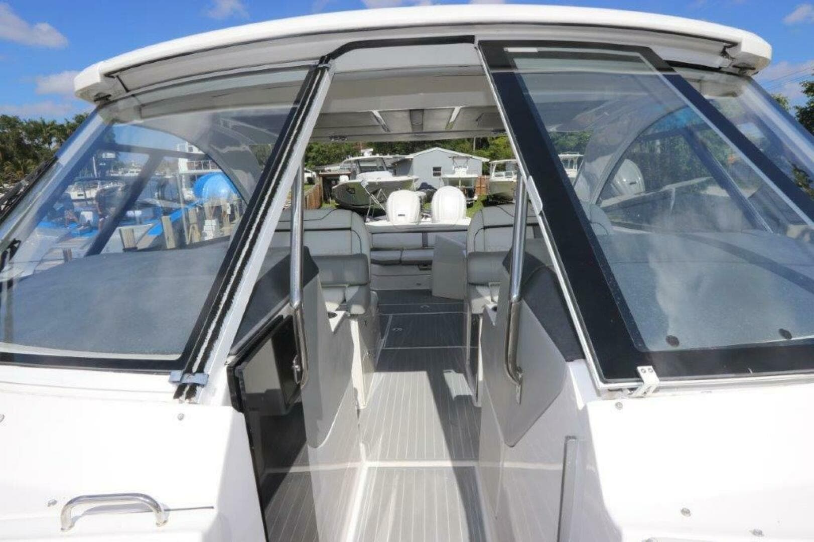 2022 Regal LX 36 — photo 17