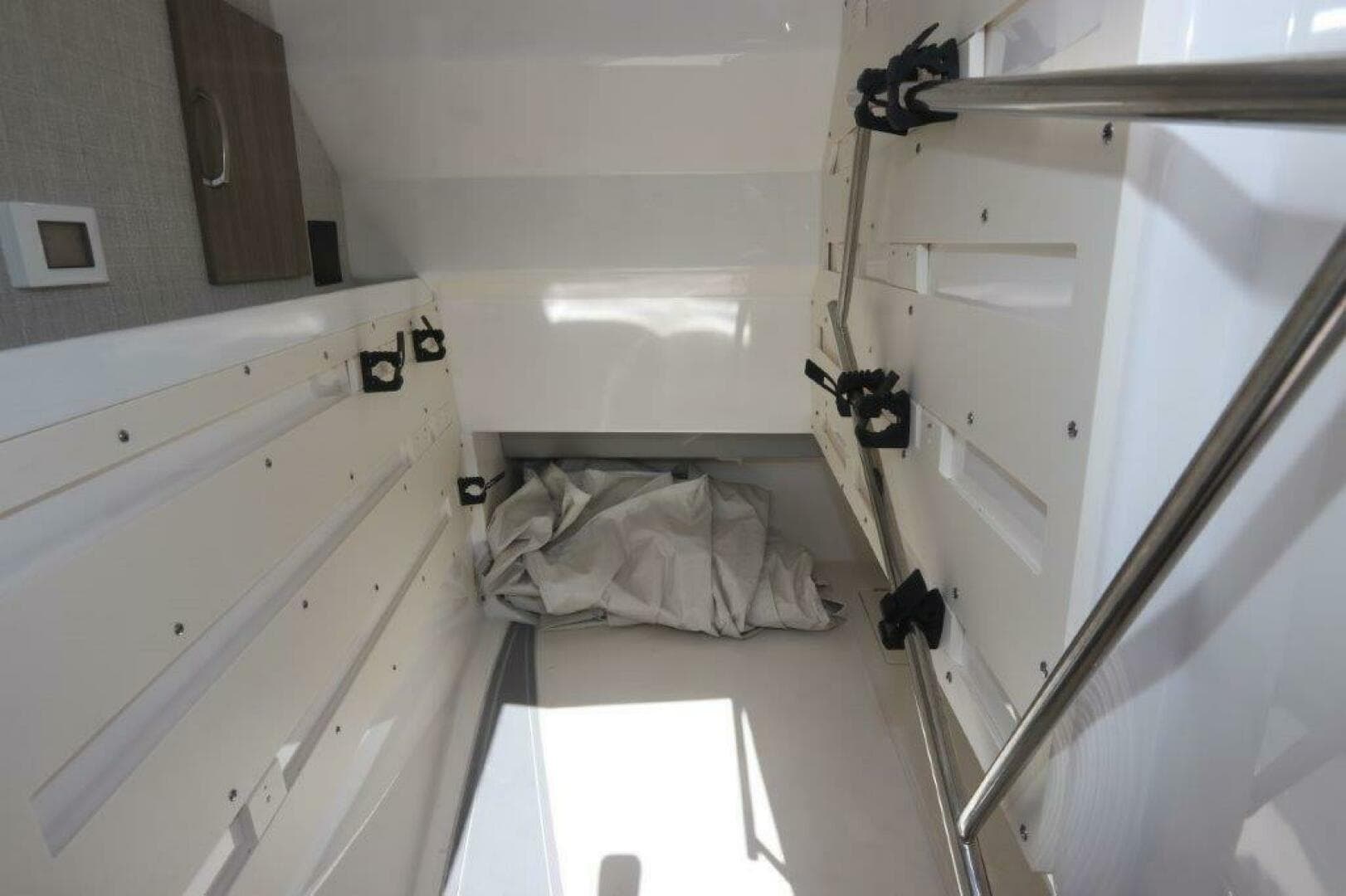 2022 Regal LX 36 — photo 16