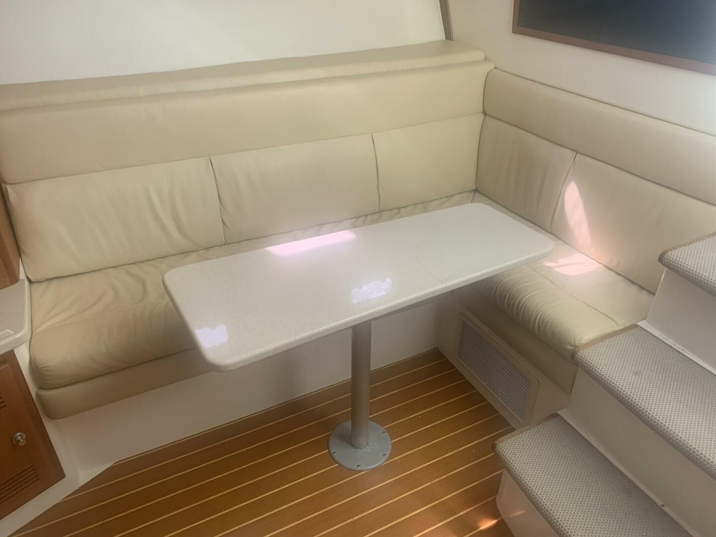 2002 Cabo 35 Express — photo 8