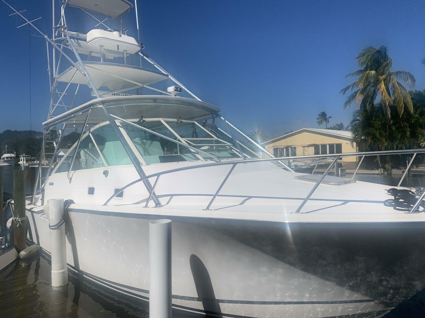 2002 Cabo 35 Express — photo 2