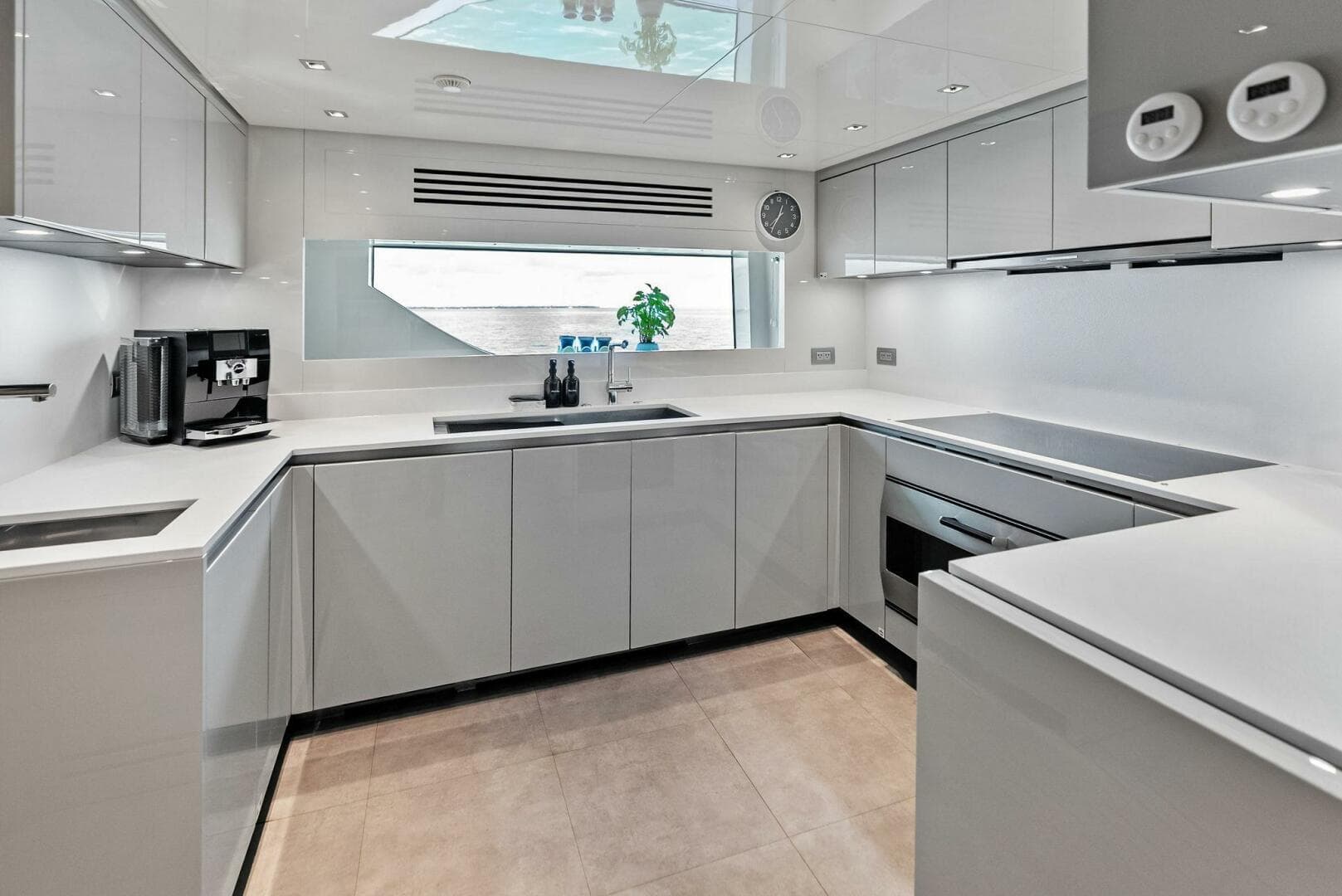 2023 Sanlorenzo SD 126 — photo 33