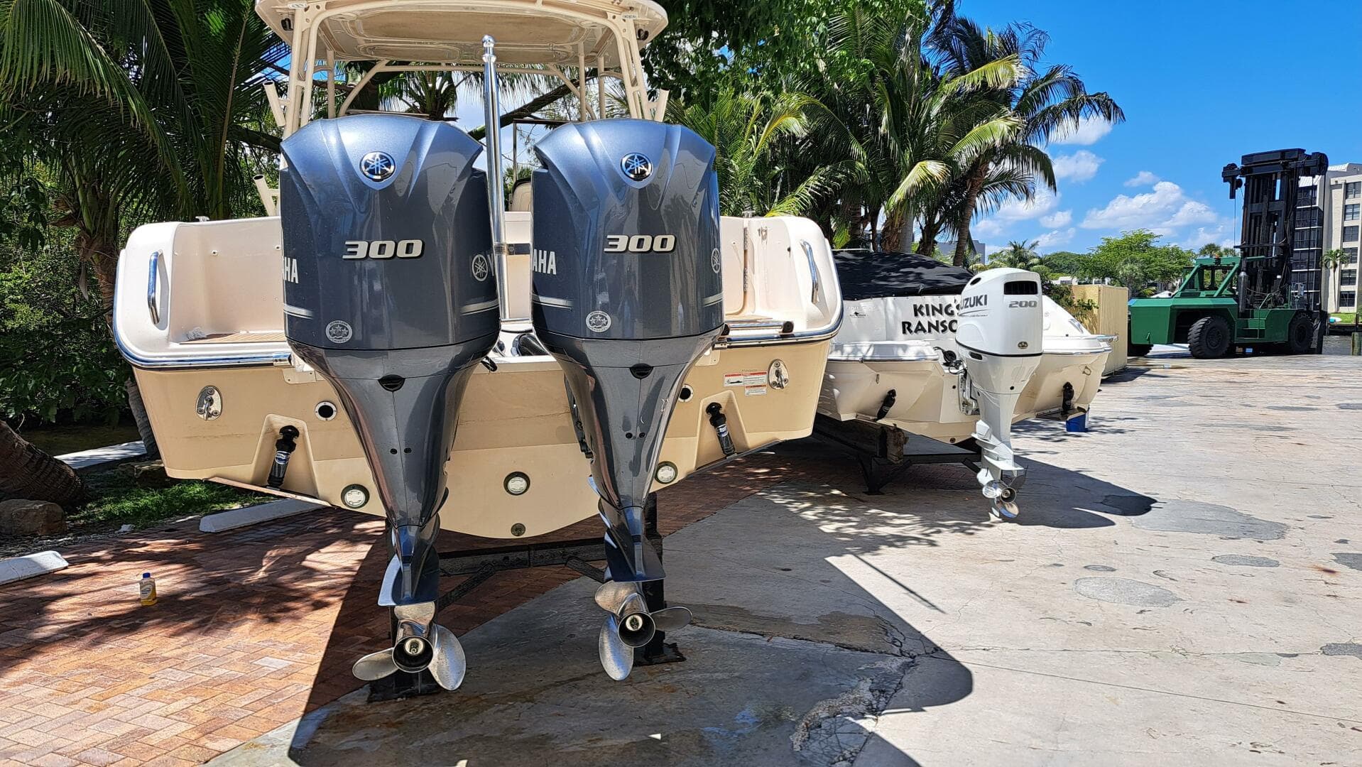 2018 Grady-White Freedom 285 — photo 2