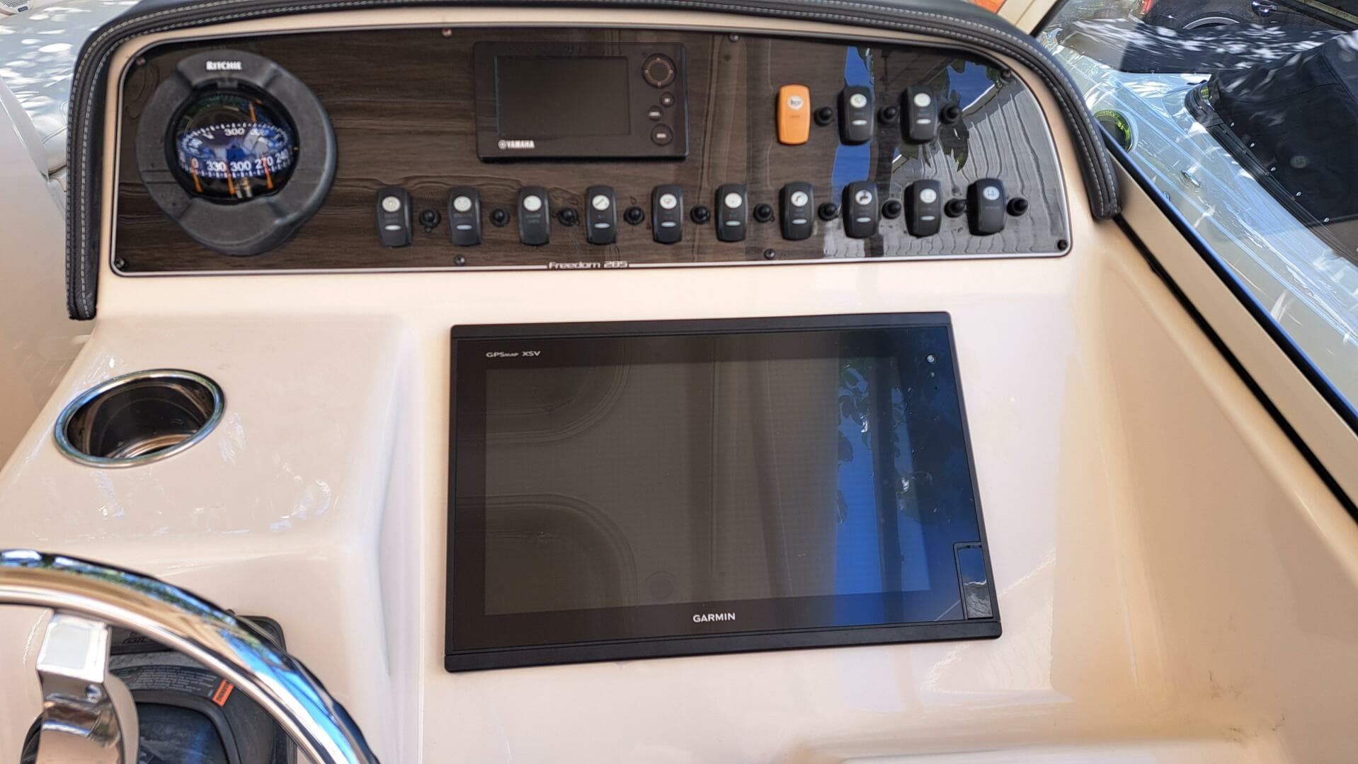 2018 Grady-White Freedom 285 — photo 17