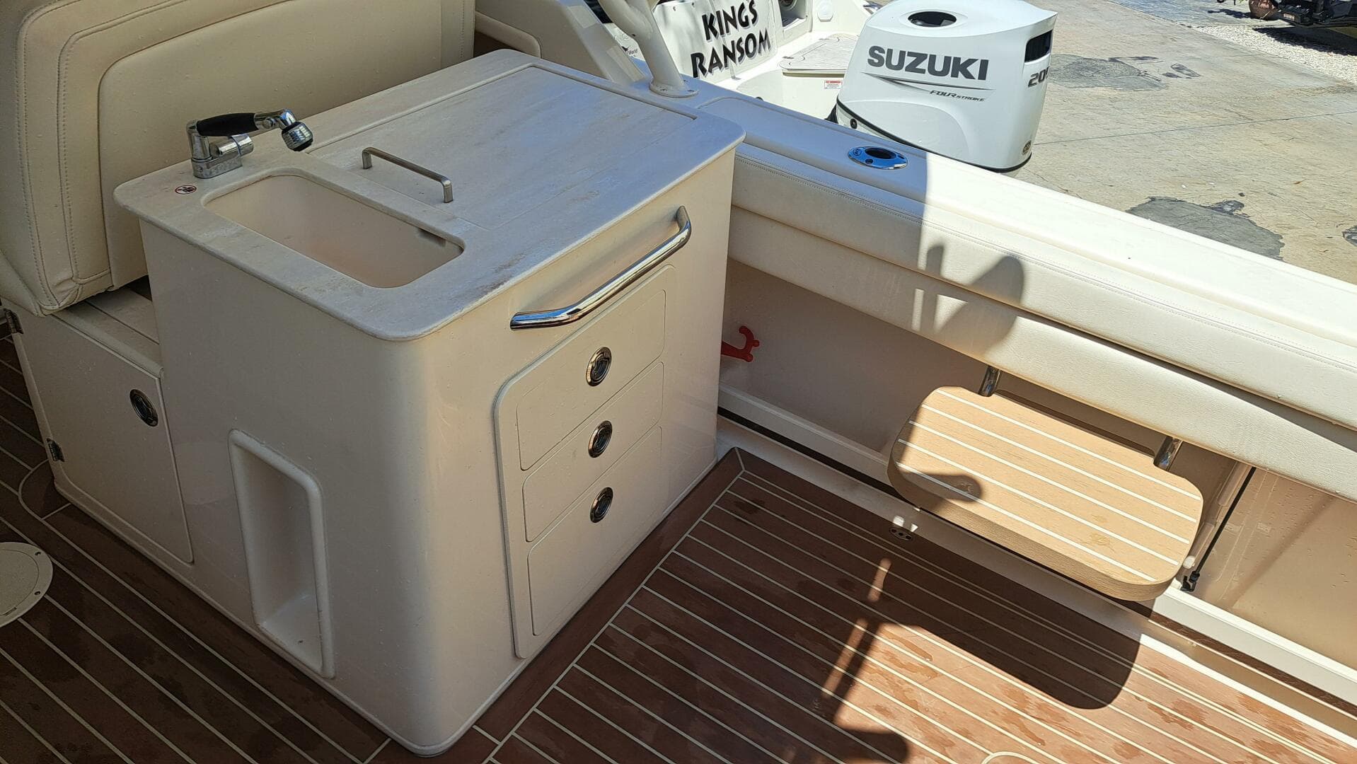 2018 Grady-White Freedom 285 — photo 24