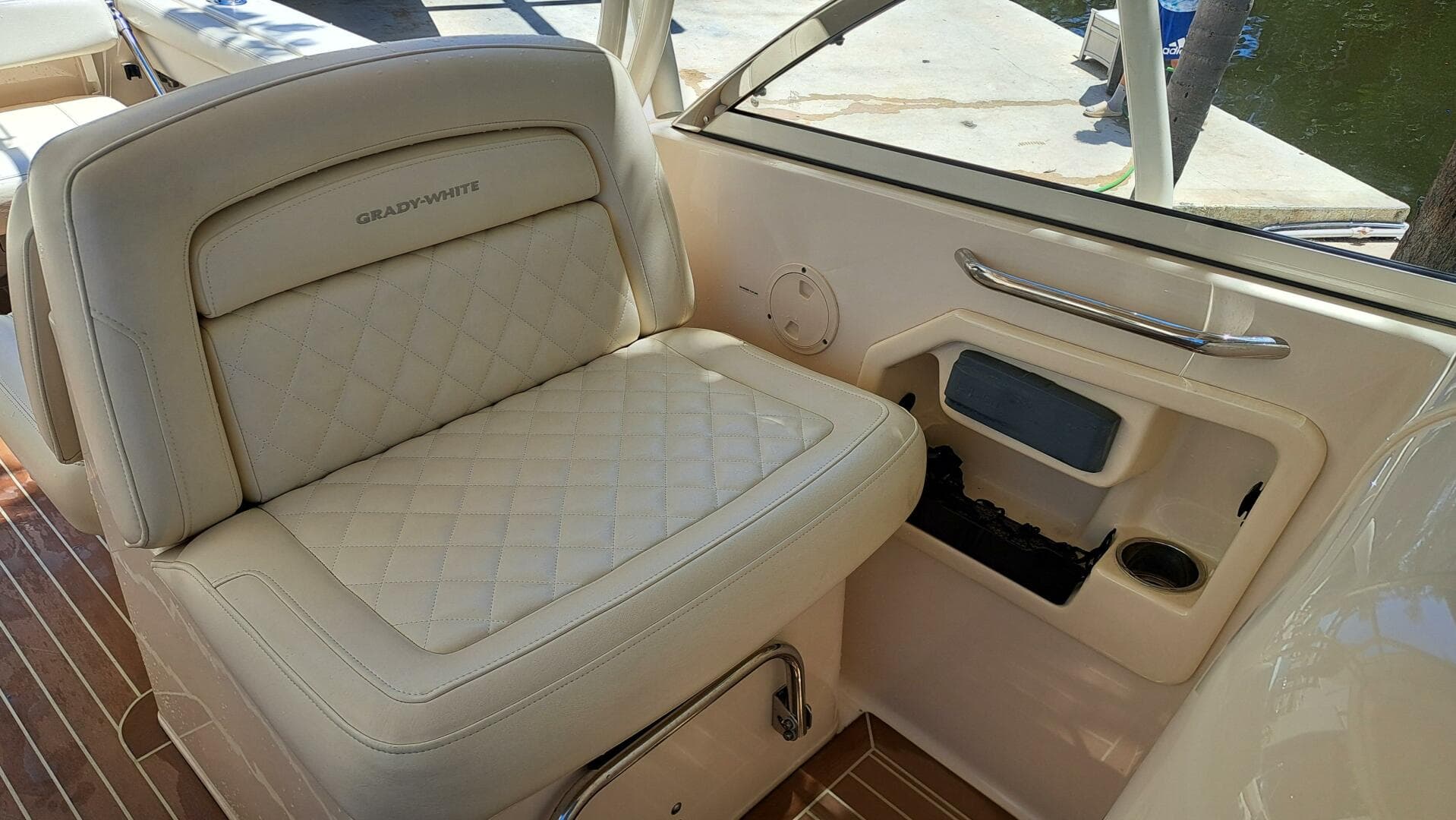 2018 Grady-White Freedom 285 — photo 22