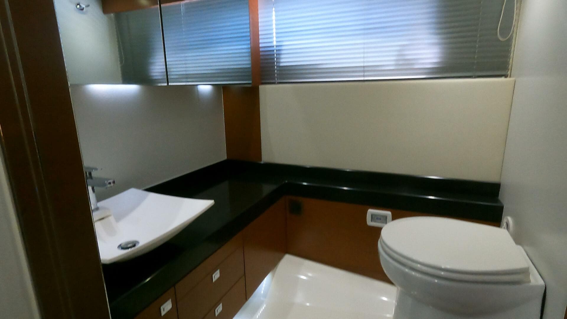 2015 Prestige — photo 13