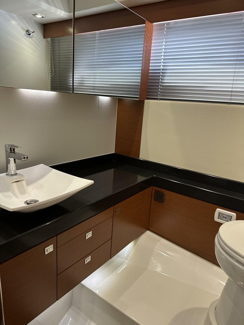 2015 Prestige — photo 15