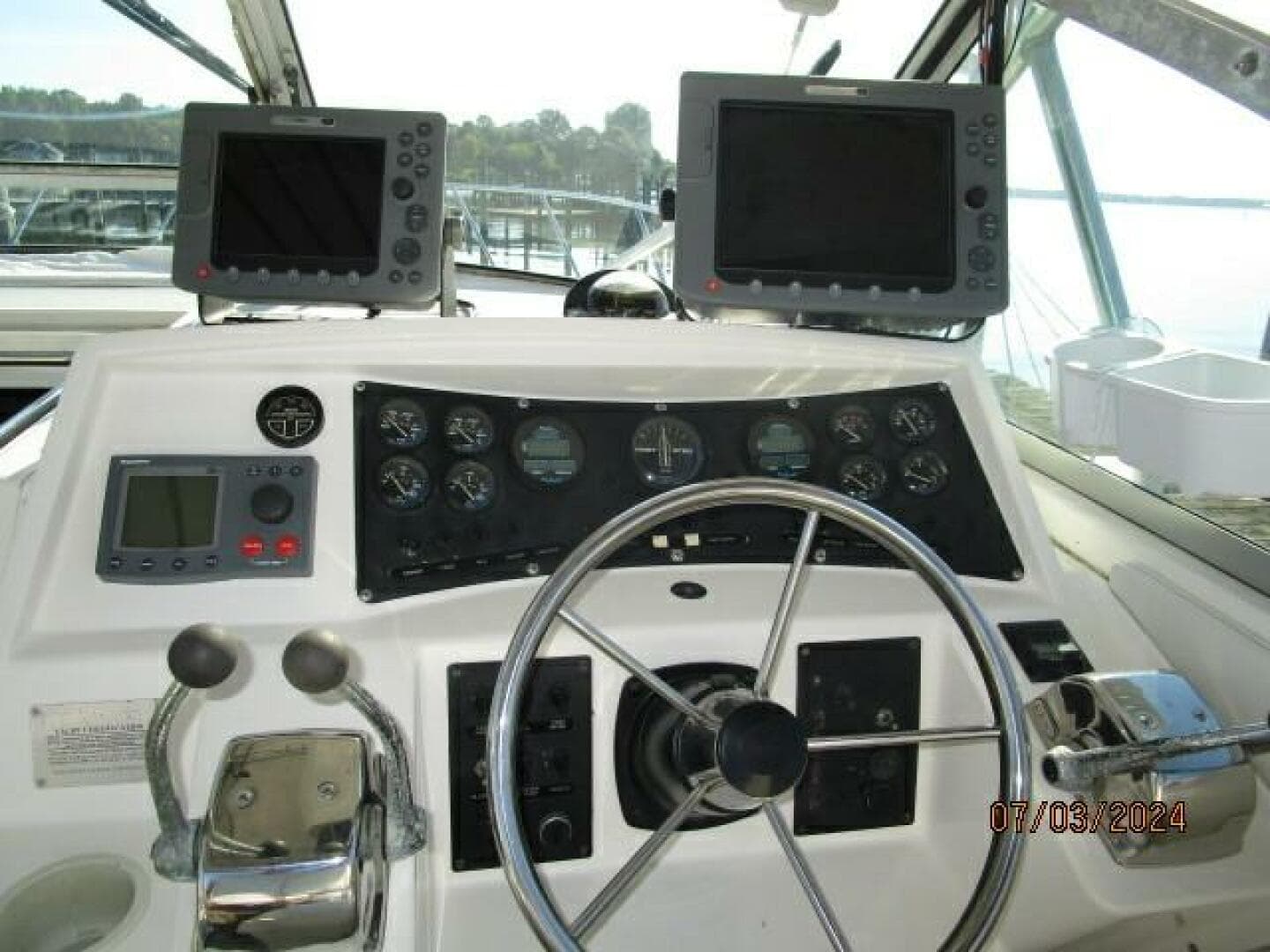 1996 Wellcraft 3300 Coastal — photo 31