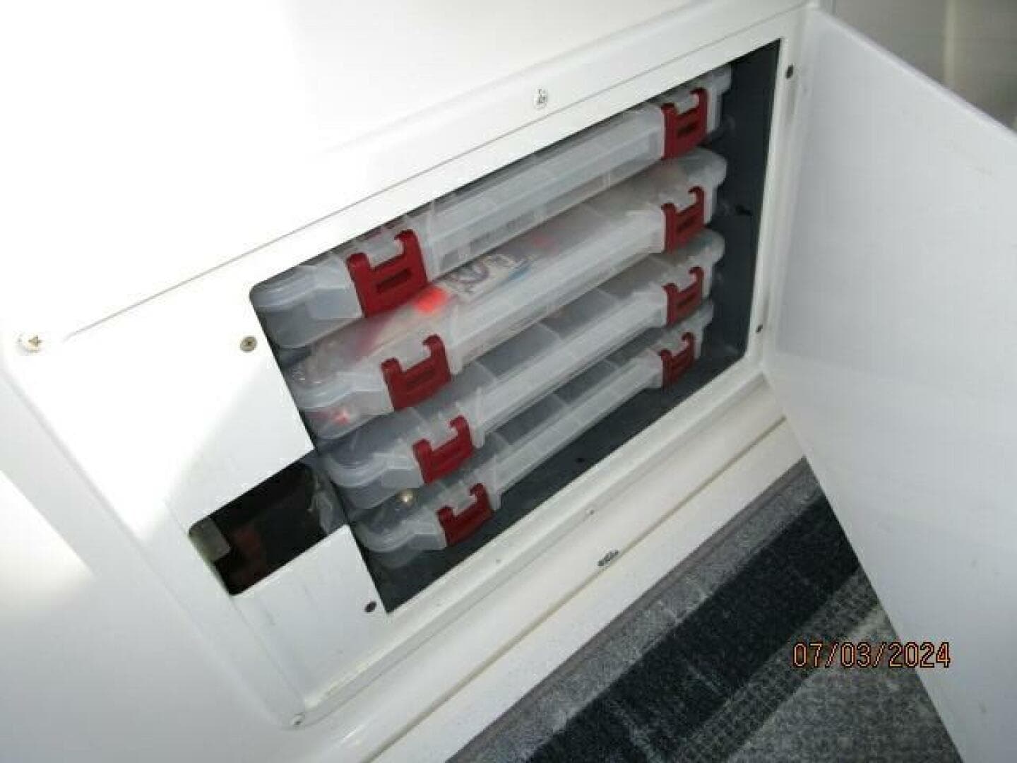 1996 Wellcraft 3300 Coastal — photo 25