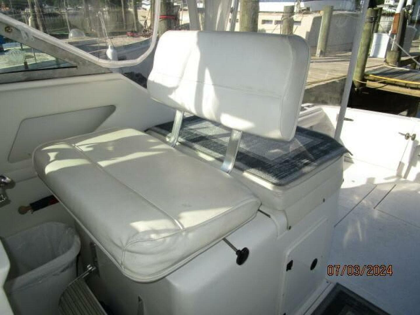 1996 Wellcraft 3300 Coastal — photo 33