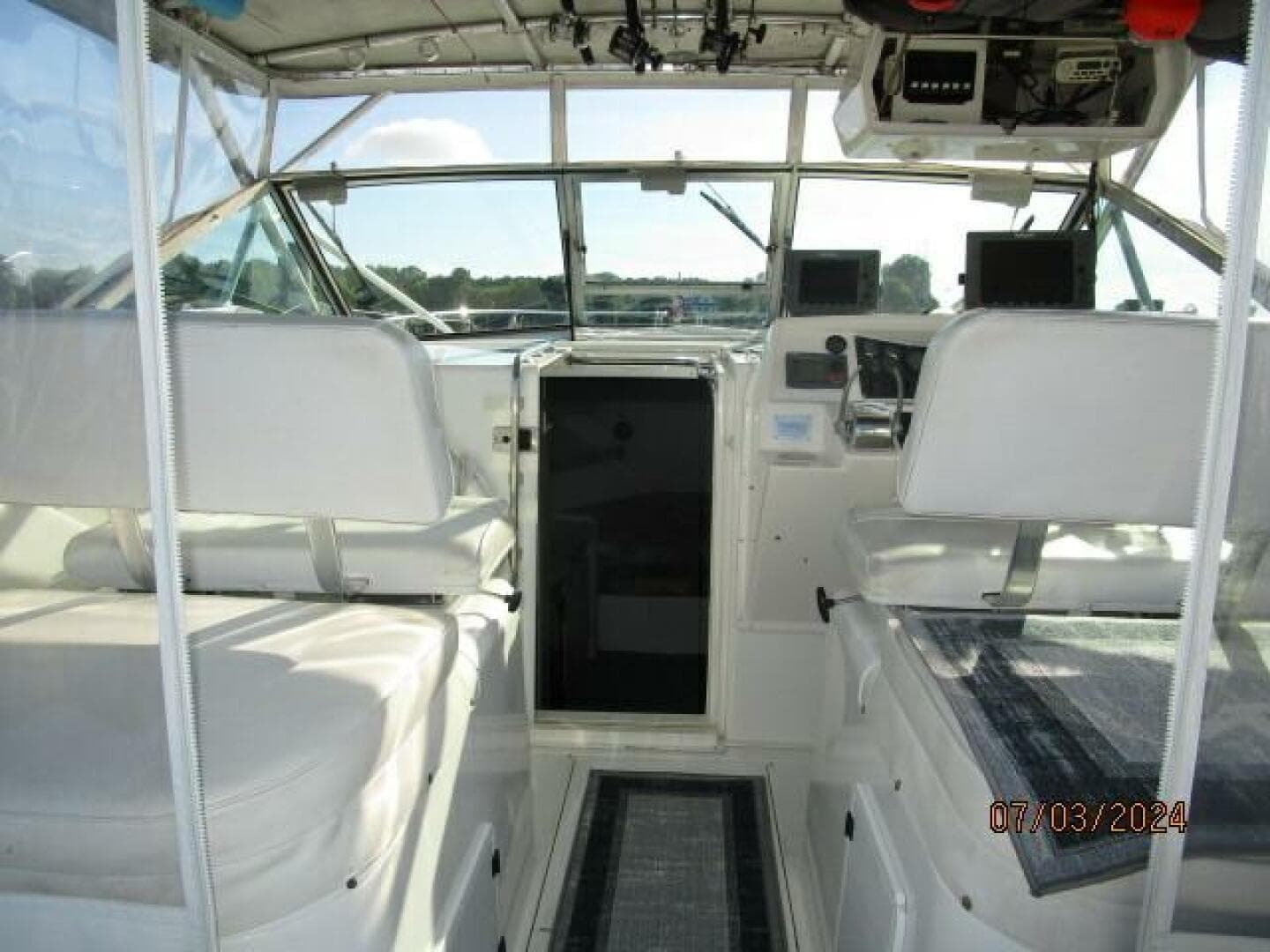 1996 Wellcraft 3300 Coastal — photo 27