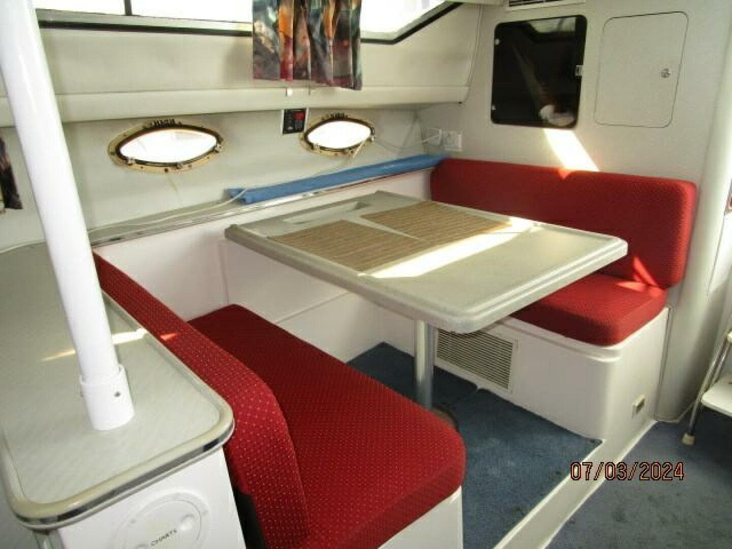 1996 Wellcraft 3300 Coastal — photo 37
