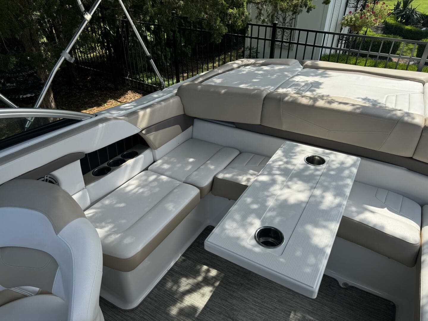 2019 Four Winns H230 — photo 19