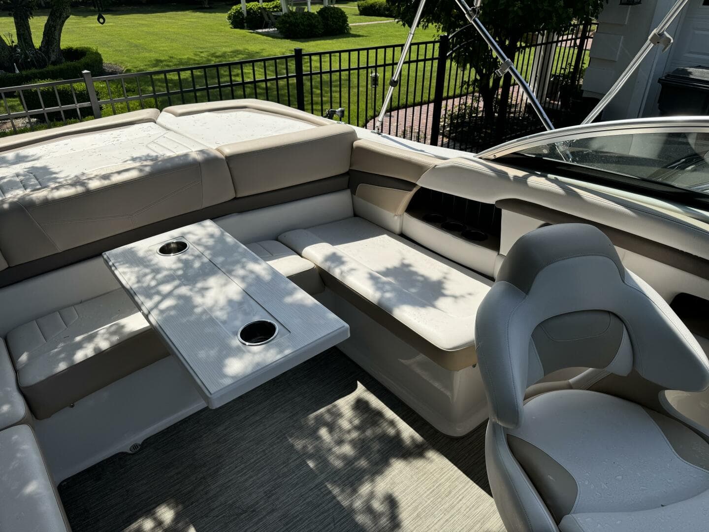 2019 Four Winns H230 — photo 12