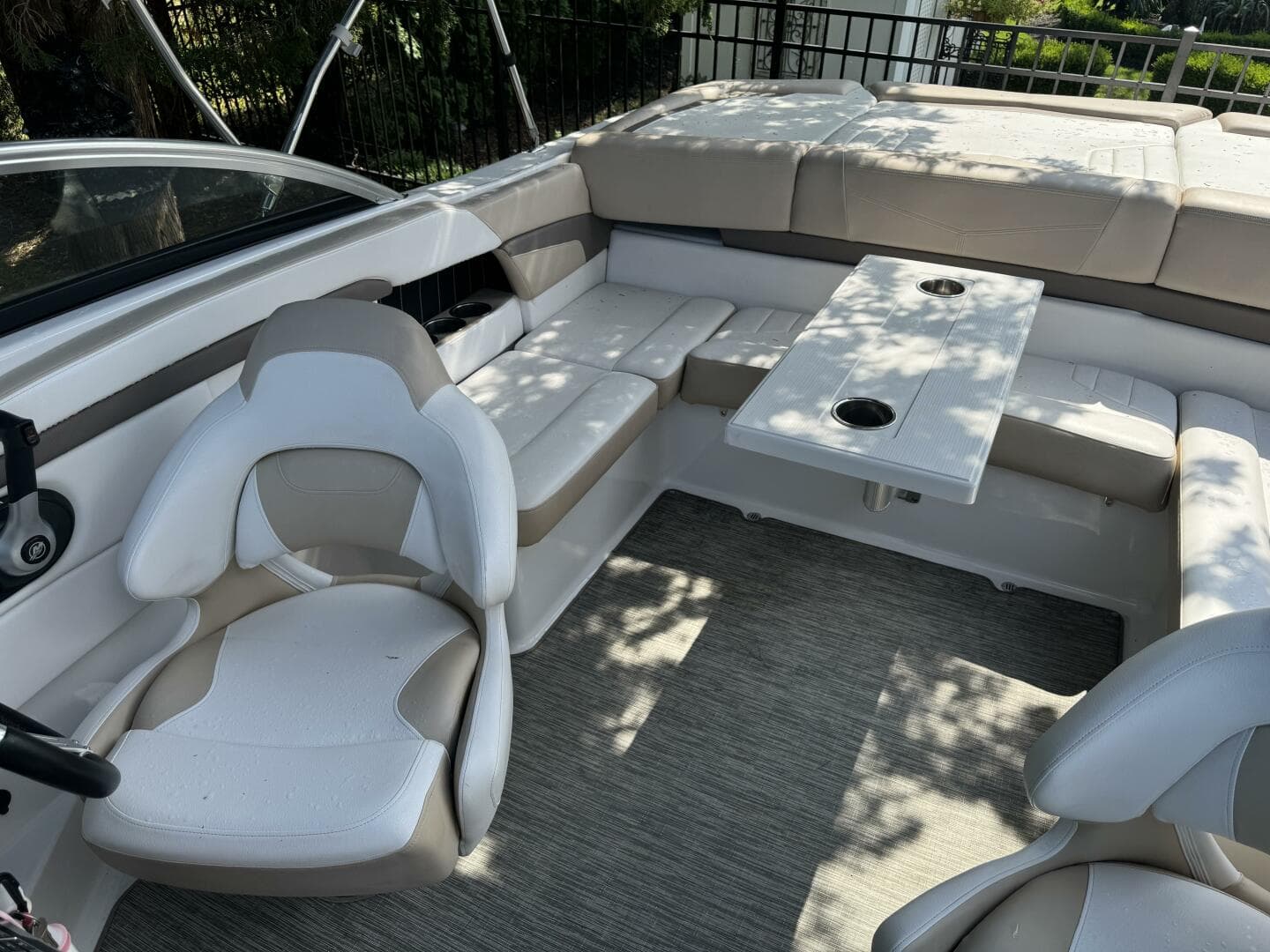 2019 Four Winns H230 — photo 14