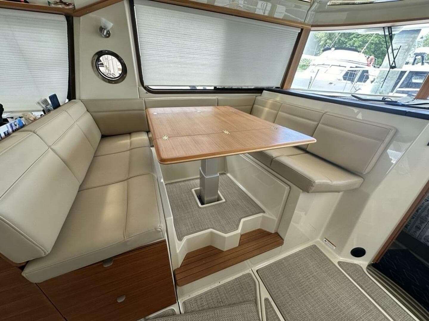 2020 Ranger Tugs R41 Cb — photo 28