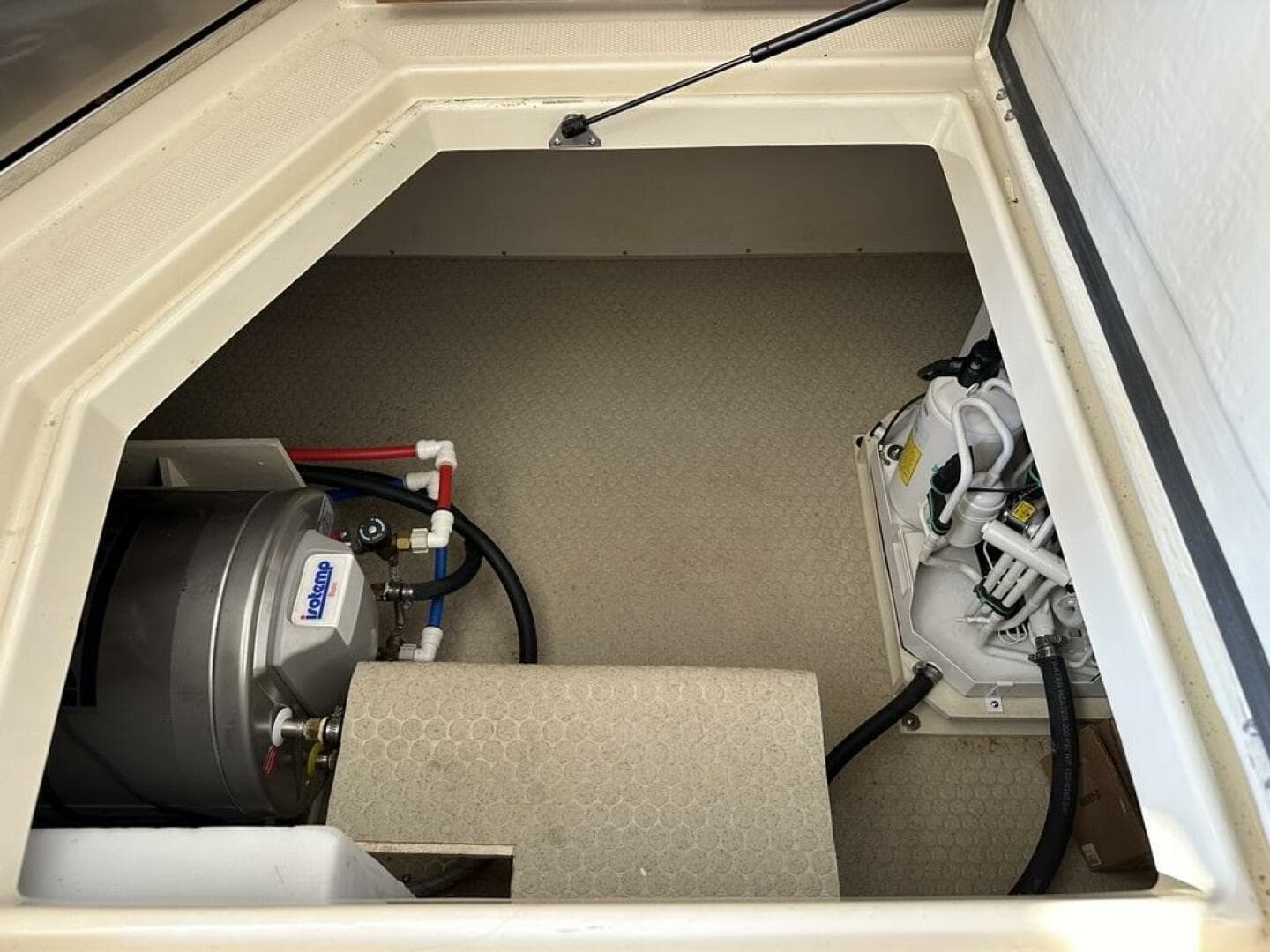 2020 Ranger Tugs R41 Cb — photo 24