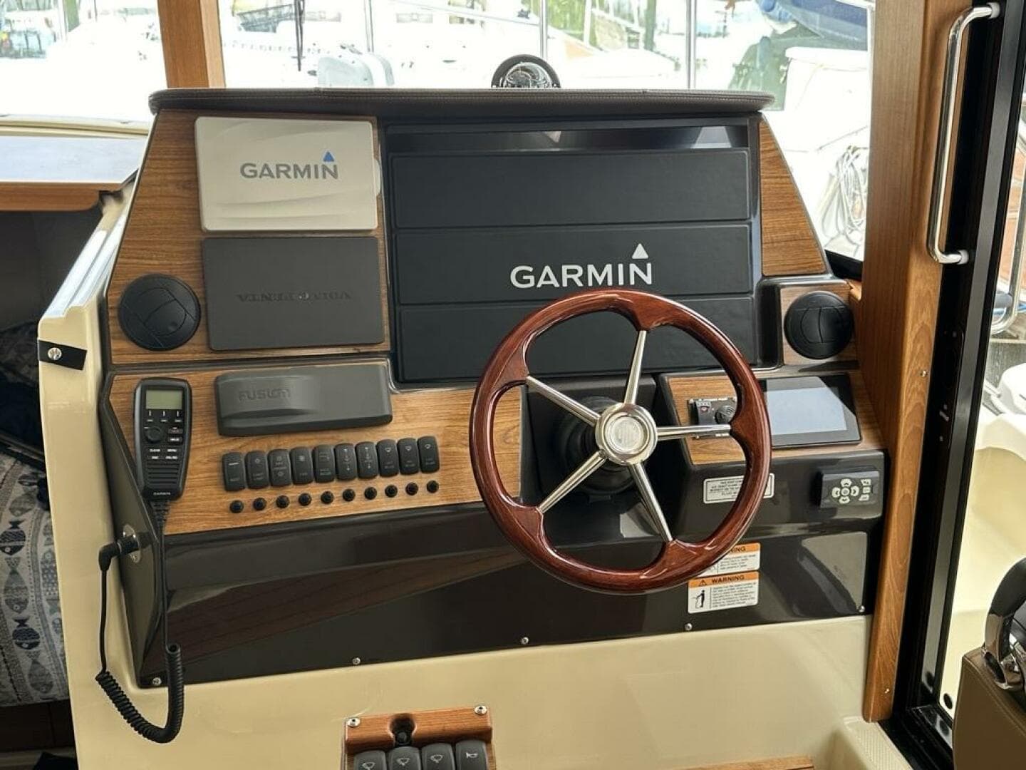 2020 Ranger Tugs R41 Cb — photo 16