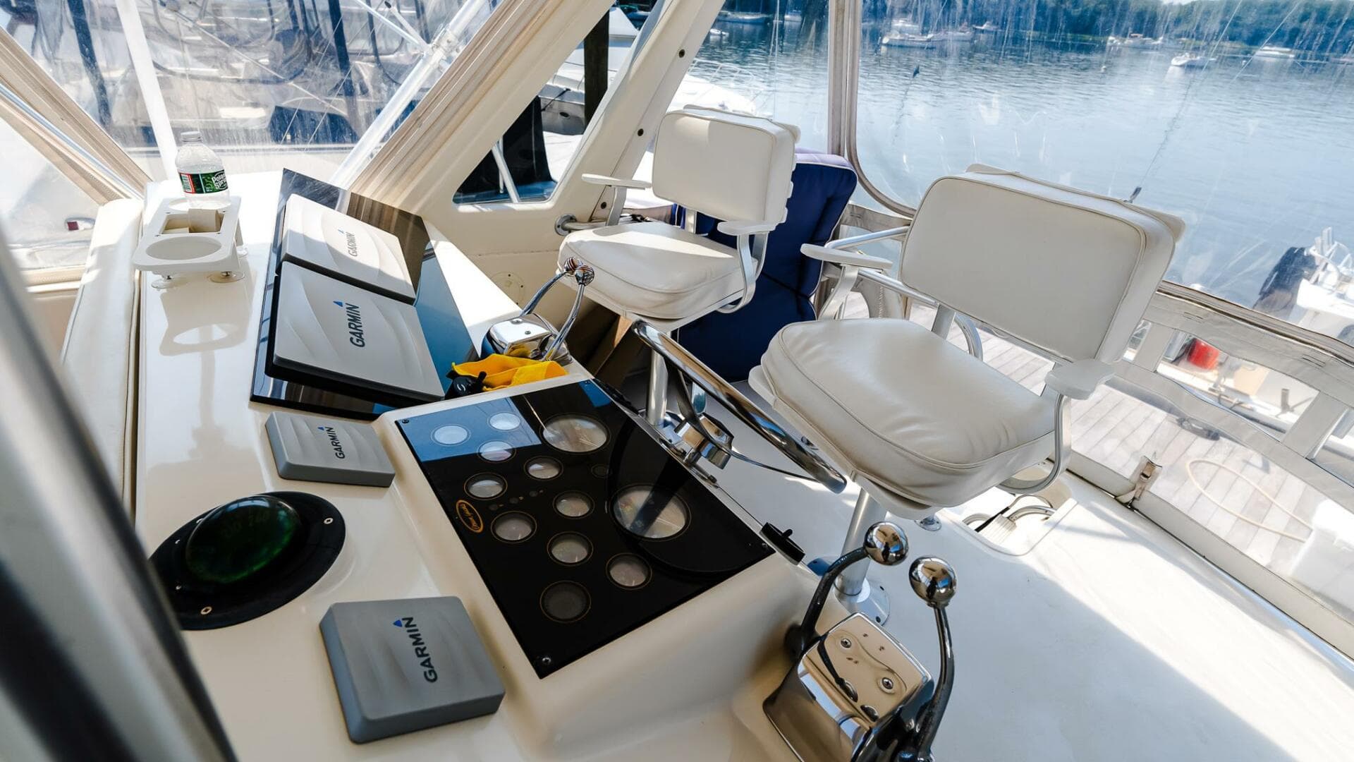 1998 Ocean Yachts 40 Convertible — photo 9