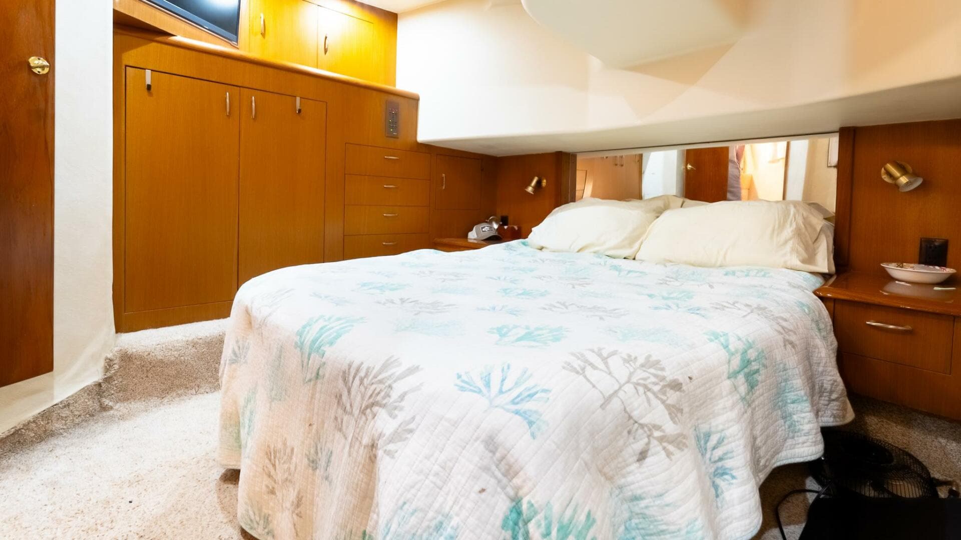 1998 Ocean Yachts 40 Convertible — photo 15