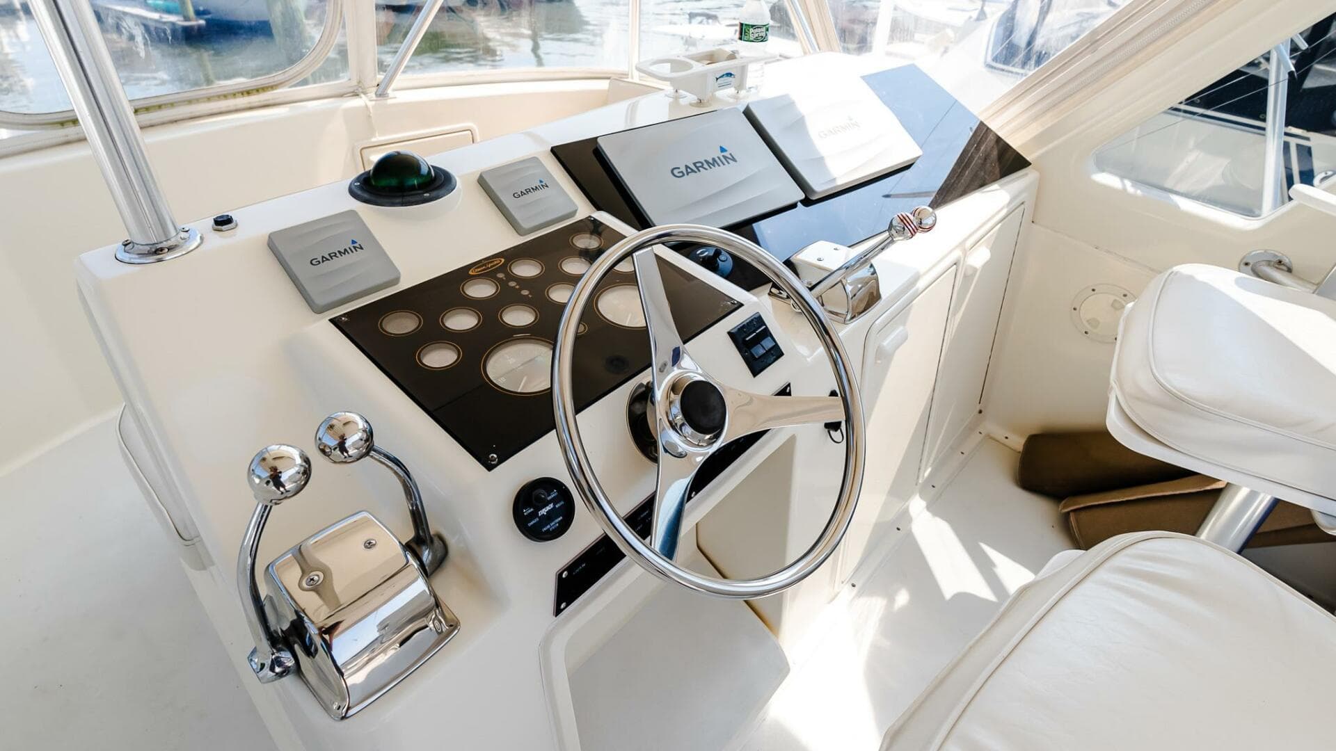 1998 Ocean Yachts 40 Convertible — photo 8