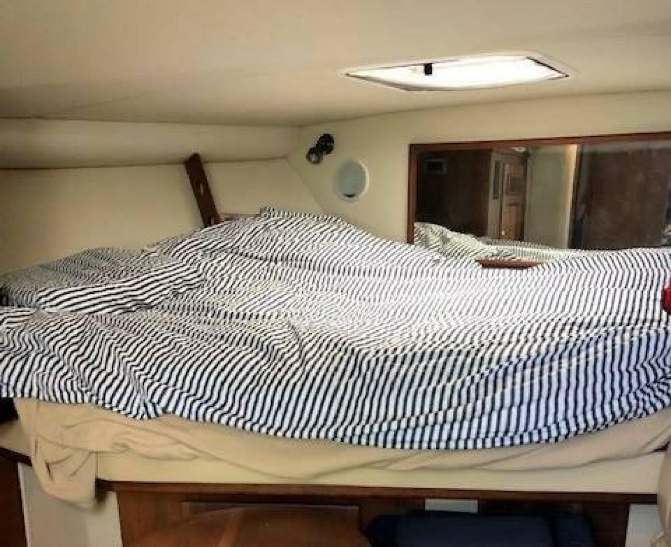 2001 Rampage 30 Express — photo 6