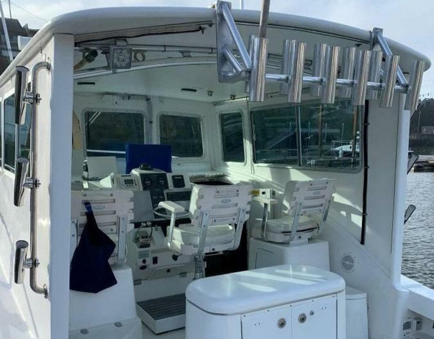 2001 Rampage 30 Express — photo 14