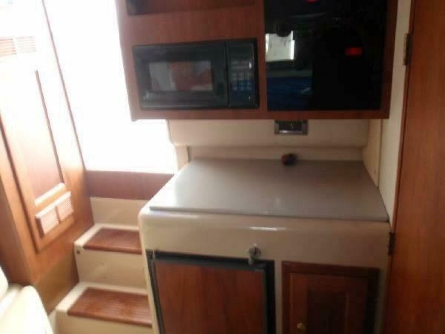 2001 Rampage 30 Express — photo 4