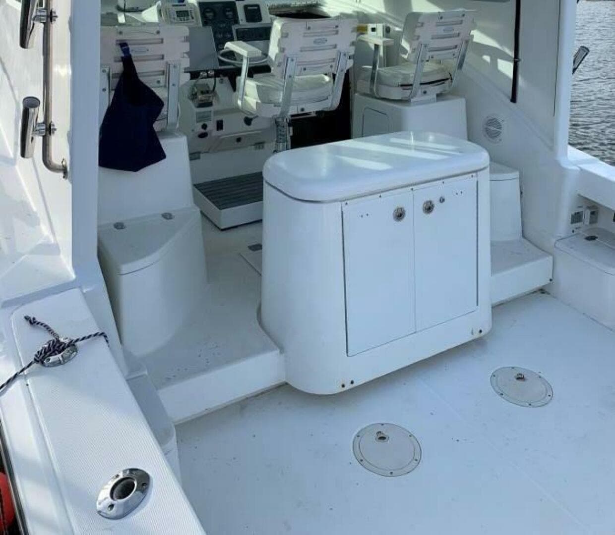 2001 Rampage 30 Express — photo 15