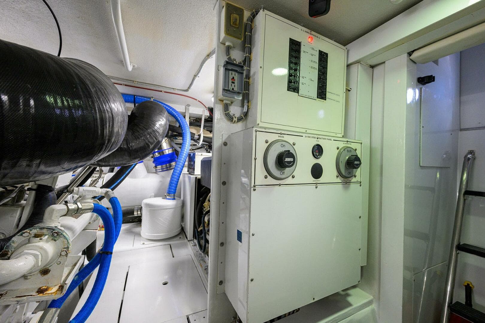 2001 Hatteras Convertible — photo 75