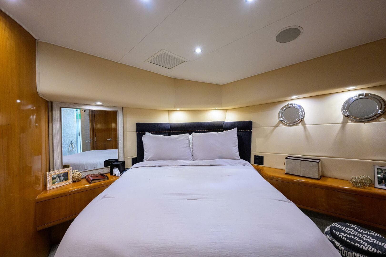 2001 Hatteras Convertible — photo 21