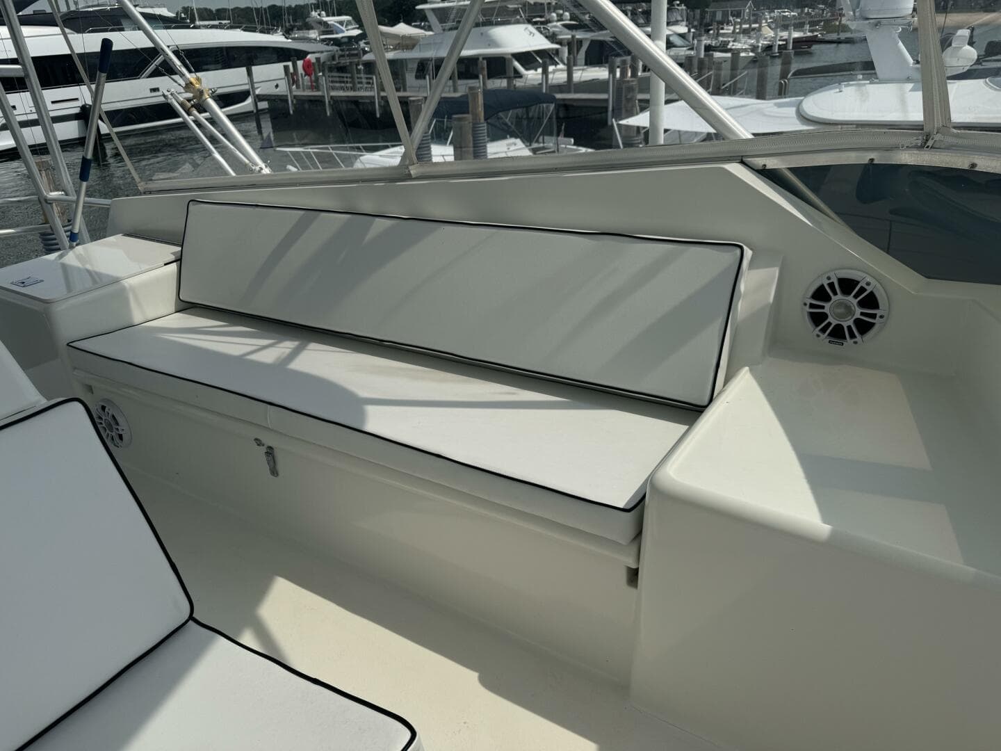 1994 Hatteras 54 Yacht — photo 14