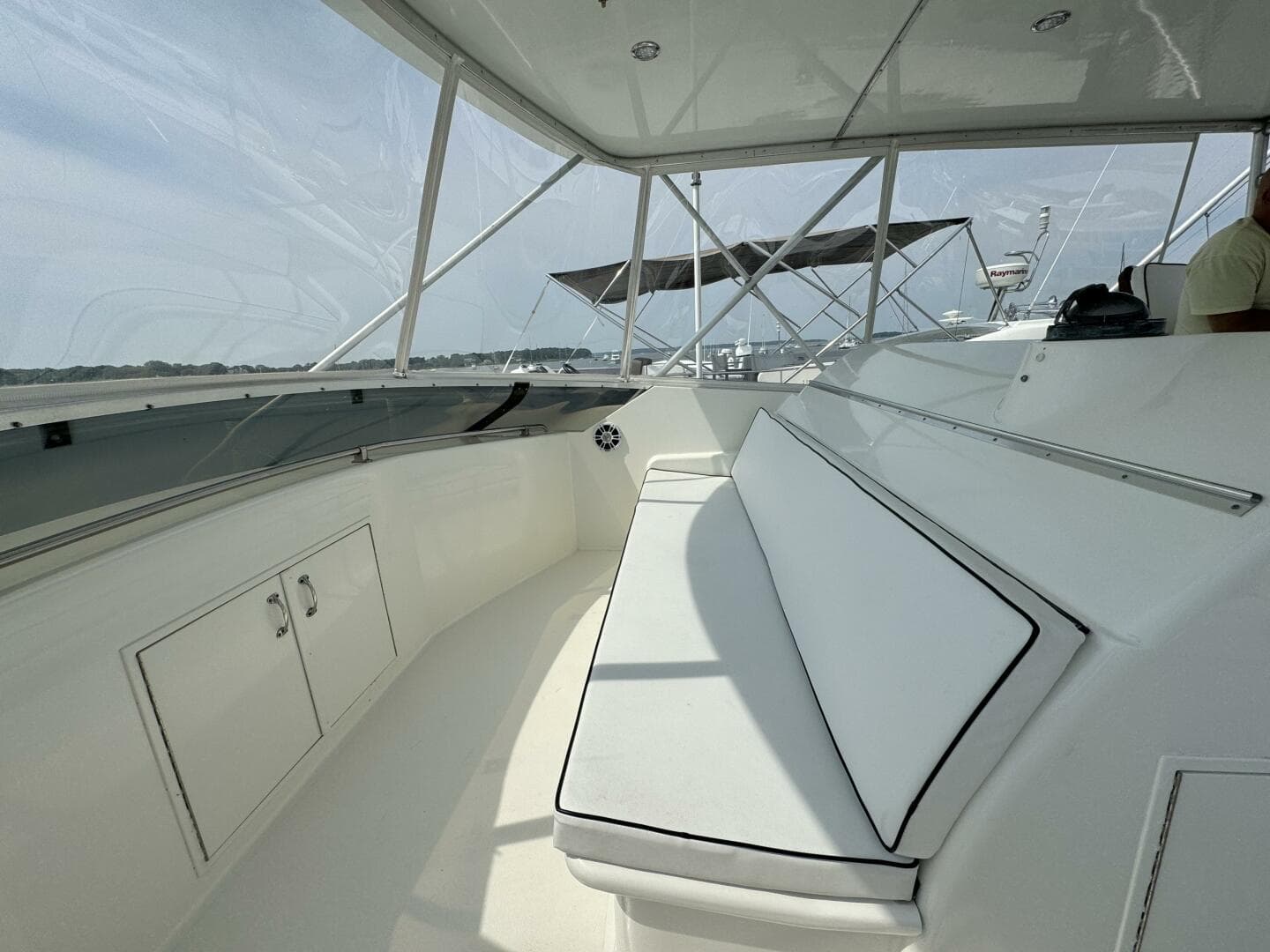1994 Hatteras 54 Yacht — photo 13