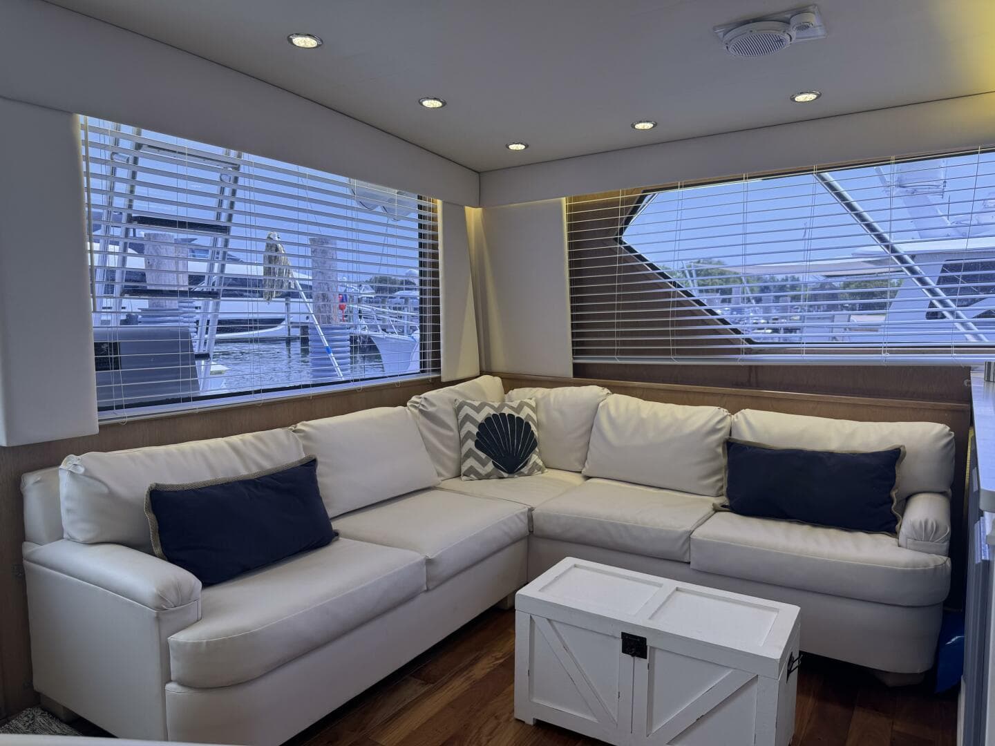 1994 Hatteras 54 Yacht — photo 28