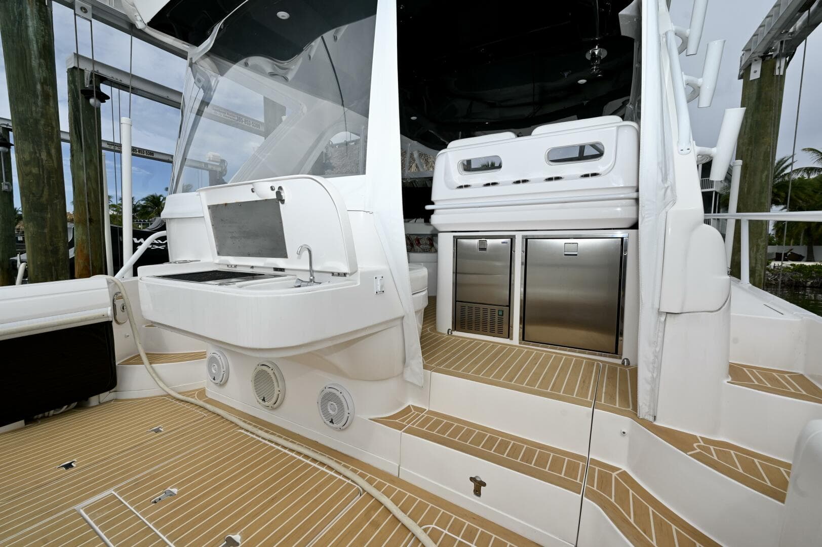 2019 Intrepid 475 Sport Yacht — photo 7